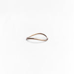 Anello curvato sottile in oro 14K minimalista - GIOIELLO ITALIANO