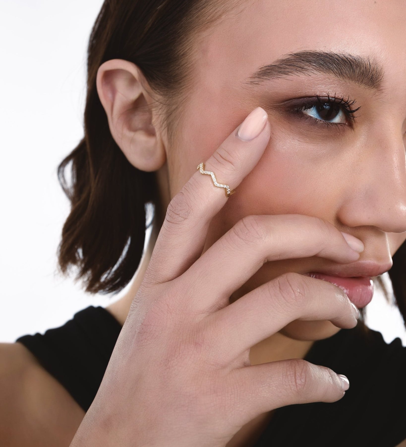 Anello sottile a zig-zag con zirconi pavé in oro 14K - GIOIELLO ITALIANO