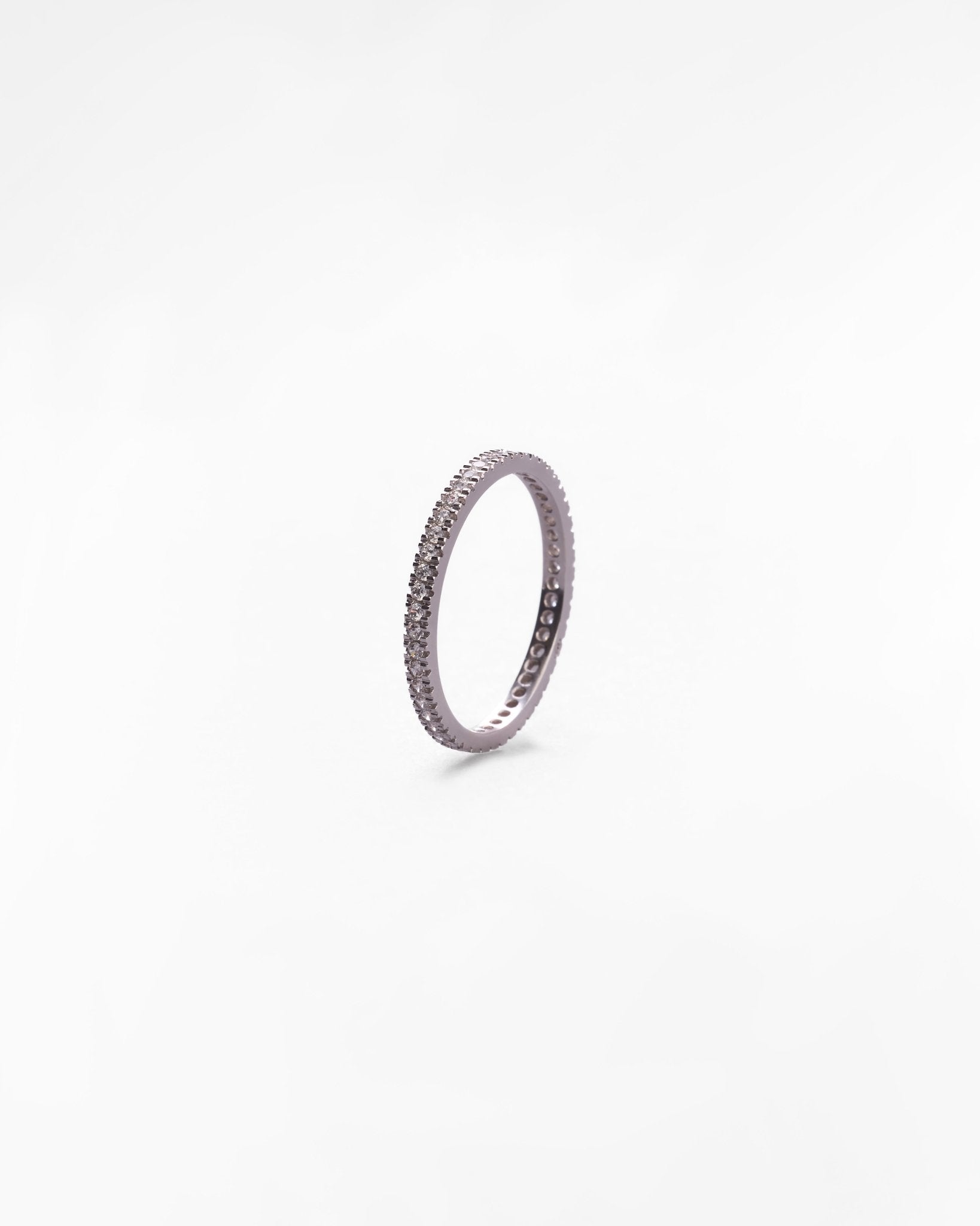 Anello tennis in oro 14K con zirconi pavé – vista completa - GIOIELLO ITALIANO
