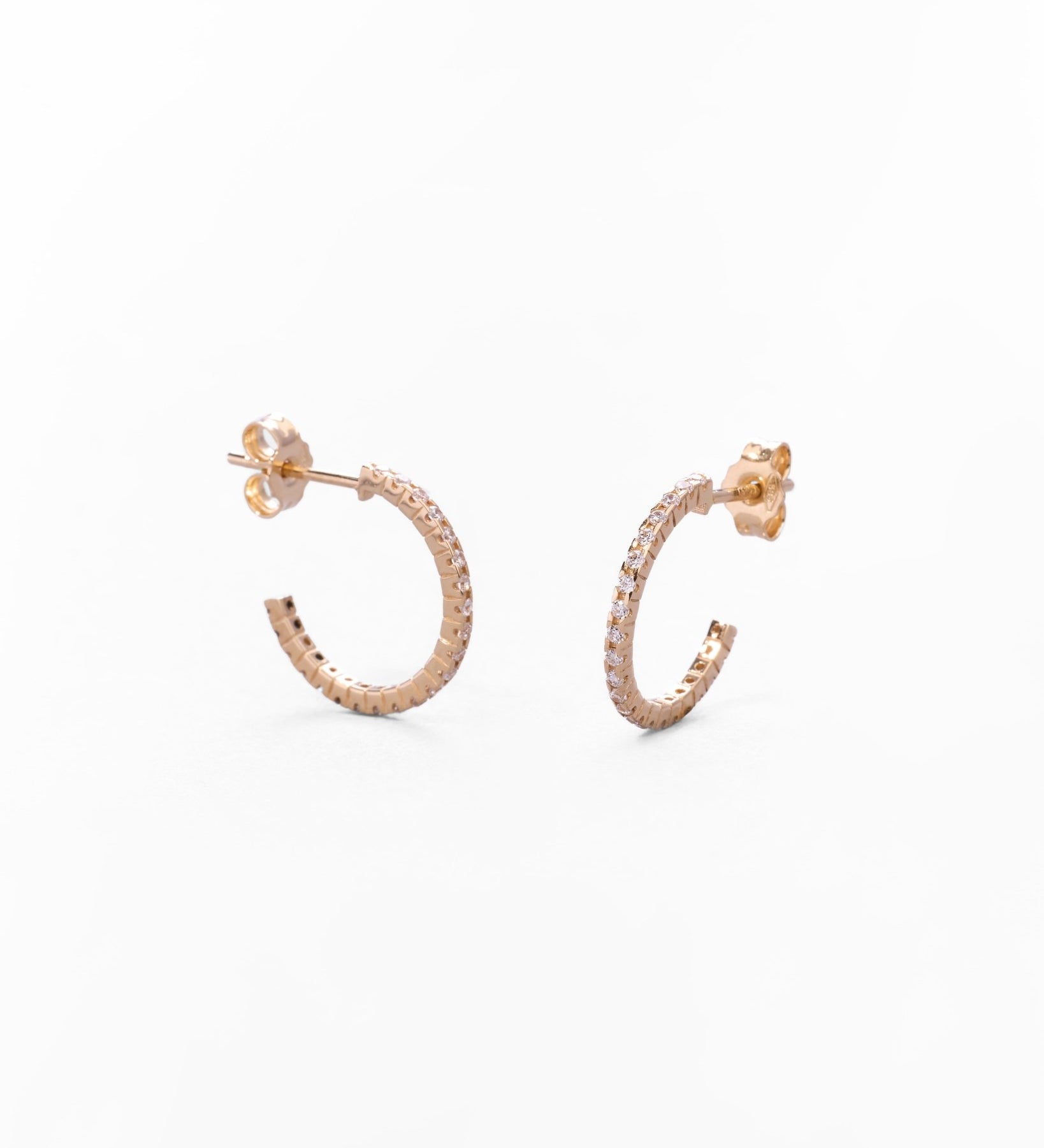 Orecchini a Cerchio Classici con Zirconi Pavé in Oro 14K - GIOIELLO ITALIANO