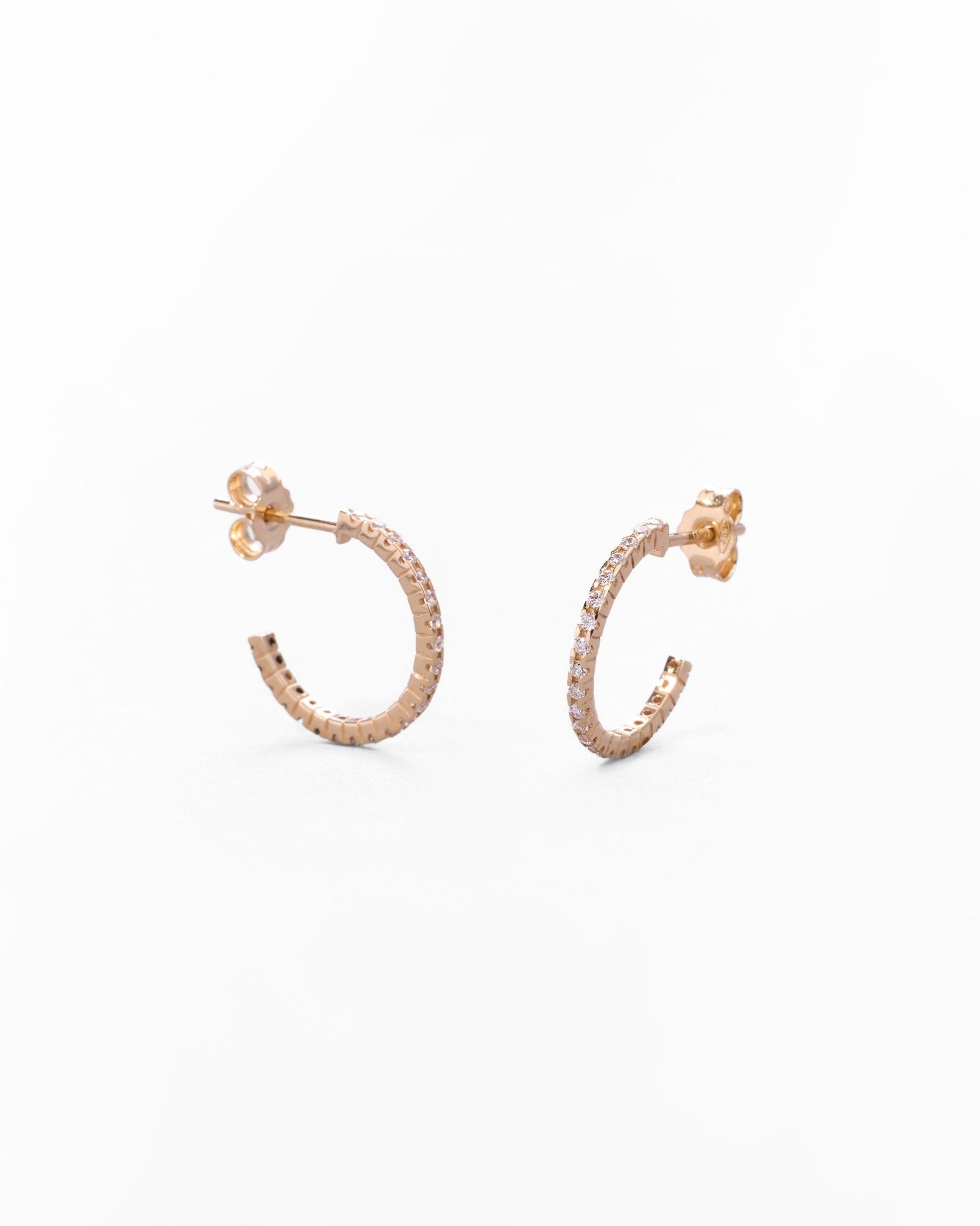 Orecchini a Cerchio Classici con Zirconi Pavé in Oro 14K - GIOIELLO ITALIANO
