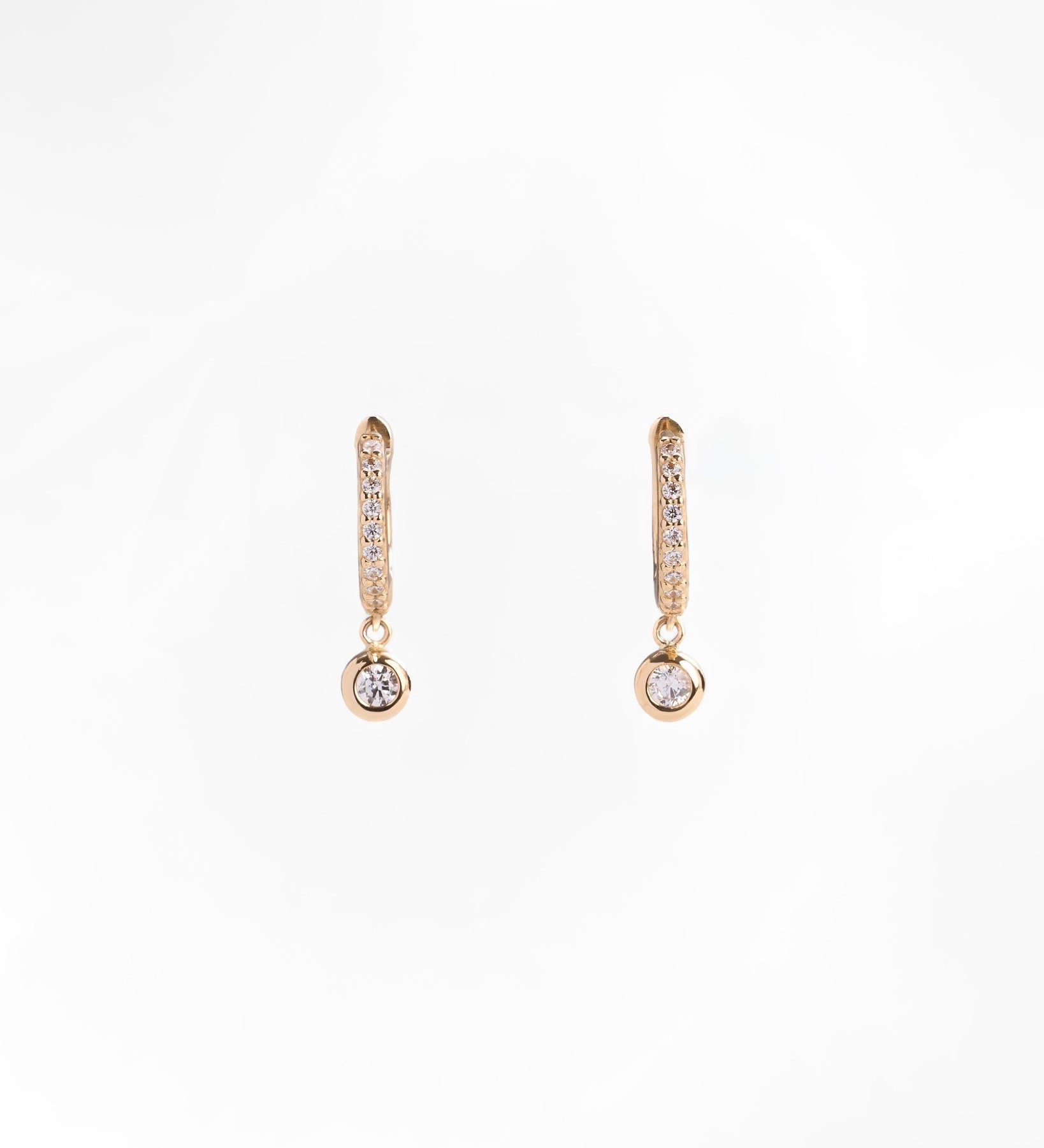 Orecchini a Cerchio con Pendente e Zirconi Pavé in Oro 14K - GIOIELLO ITALIANO