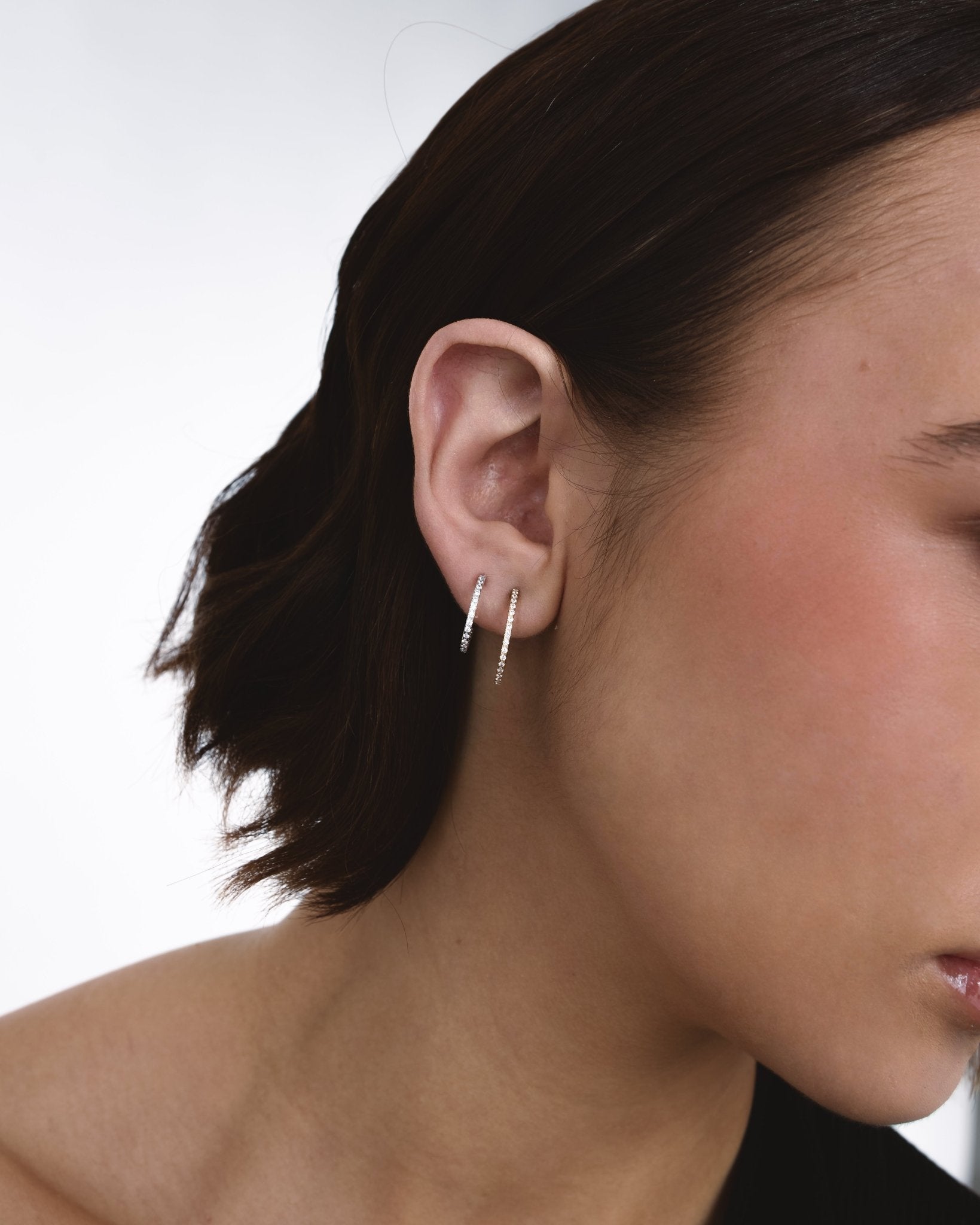 Orecchini in Forma Unica con Zirconi Pavé in Oro 14K - GIOIELLO ITALIANO