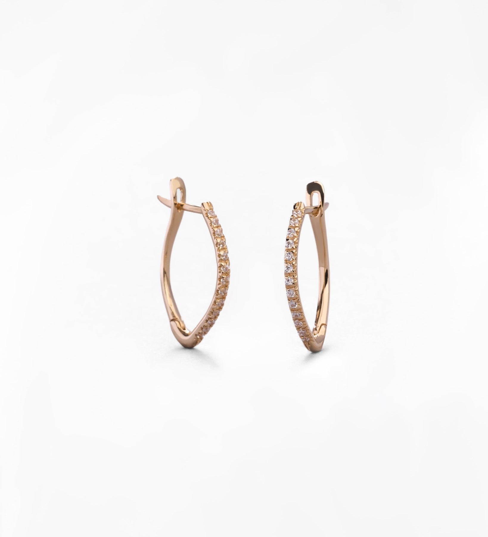 Orecchini in Forma Unica con Zirconi Pavé in Oro 14K - GIOIELLO ITALIANO