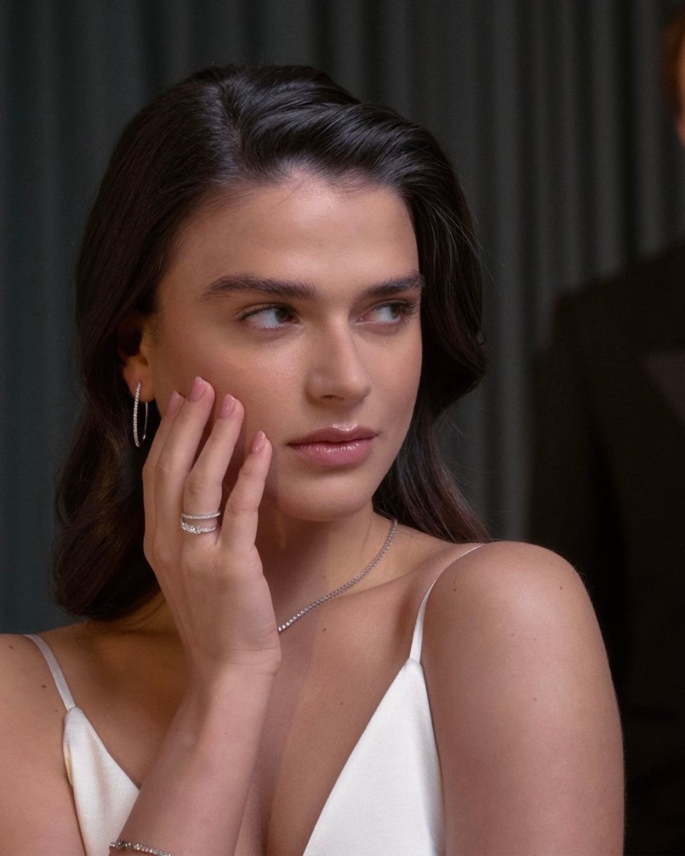 Orecchini Ovali in Oro Bianco 14K con Zirconi Pavé - GIOIELLO ITALIANO