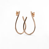 Orecchini Eleganti con Forma Curvata in Oro 14K