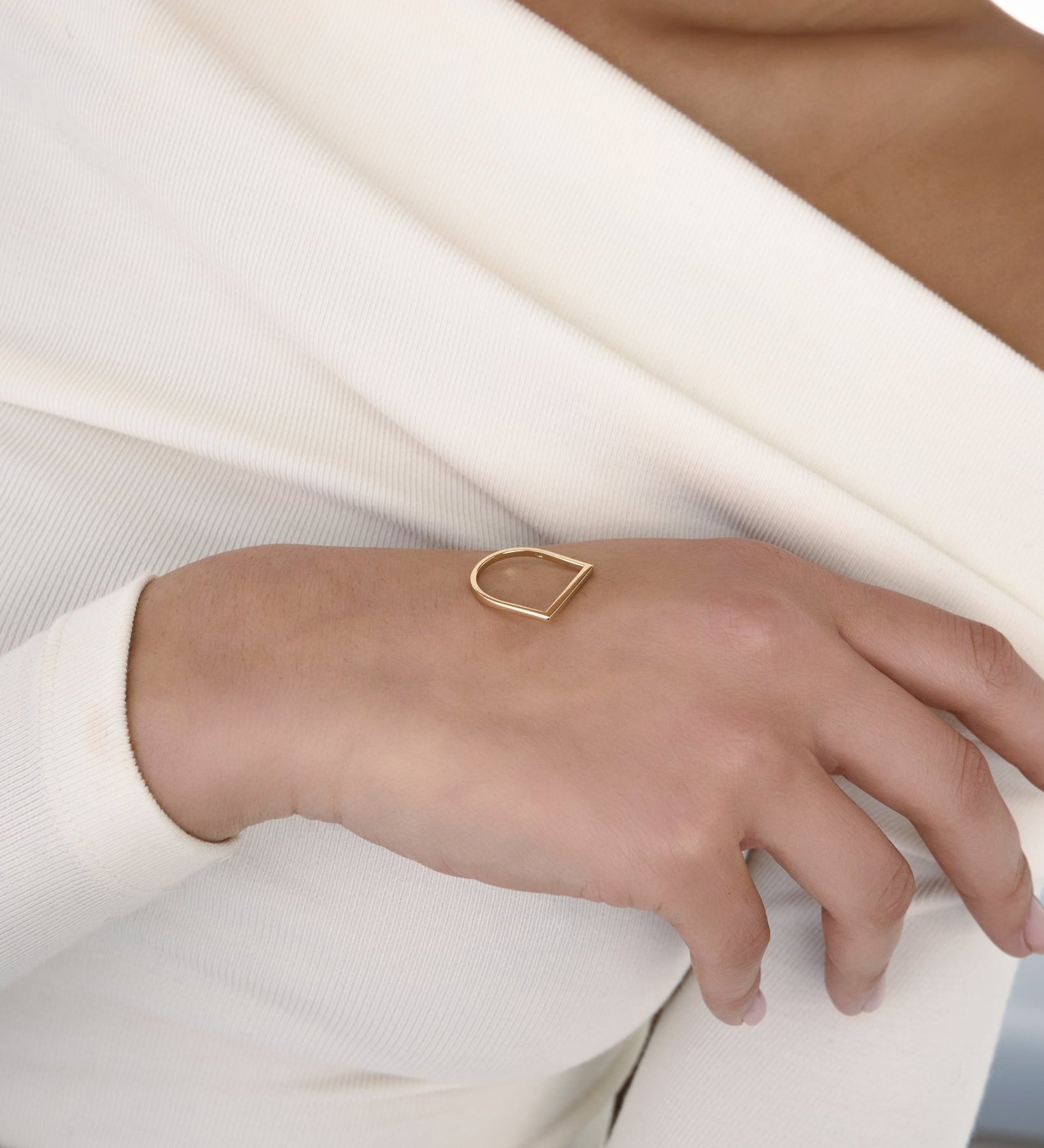 Anello Geometrico Mezzo Quadrato in Oro 14K - GIOIELLO ITALIANO