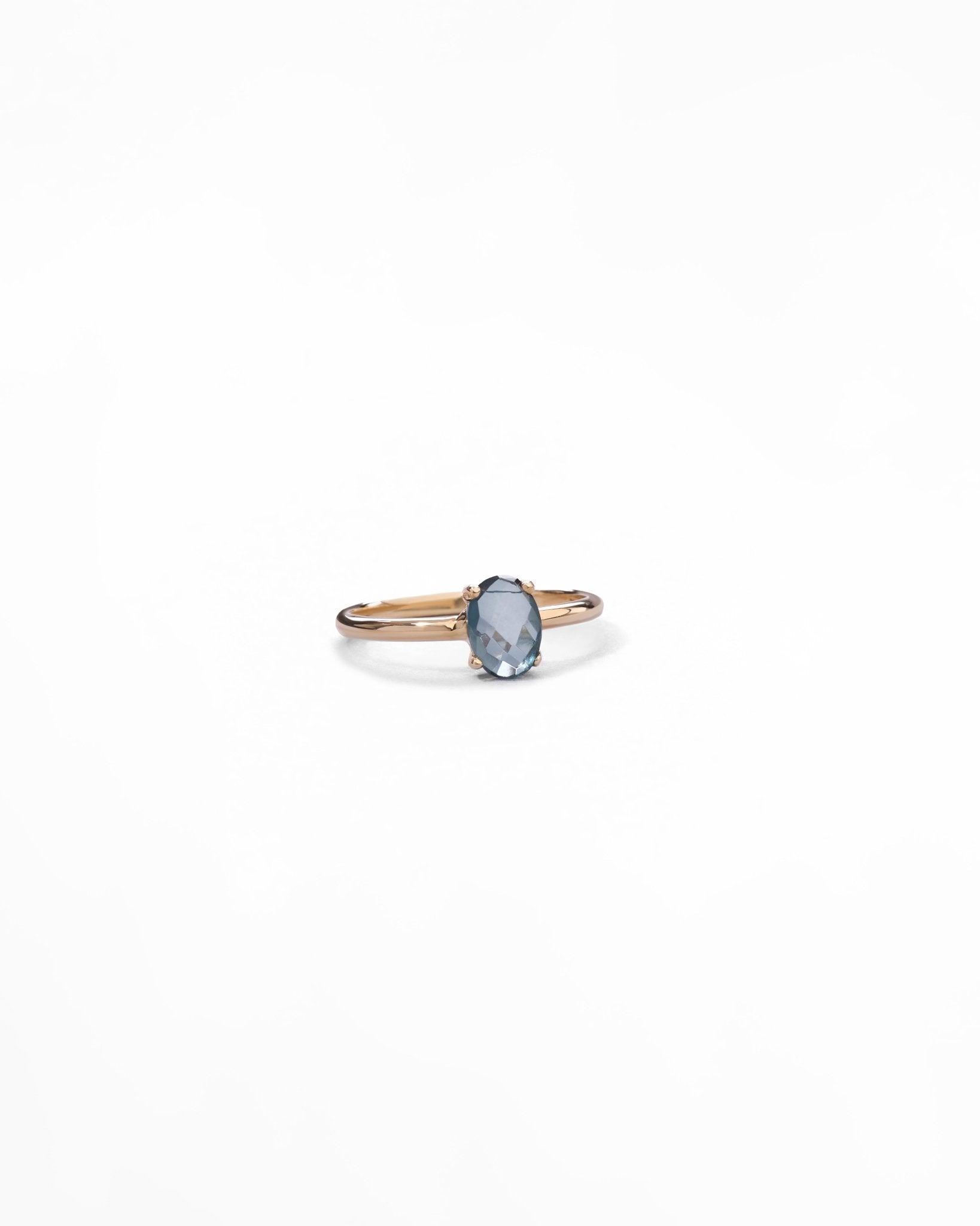Anello Sottile con Pietra Colorata in Oro 14K - GIOIELLO ITALIANO