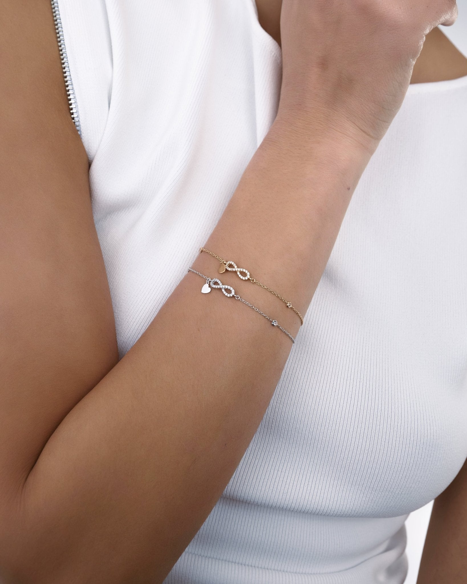 Bracciale Elegante con Simbolo dell'Infinito e Zirconi Pavé in Oro 14K - GIOIELLO ITALIANO