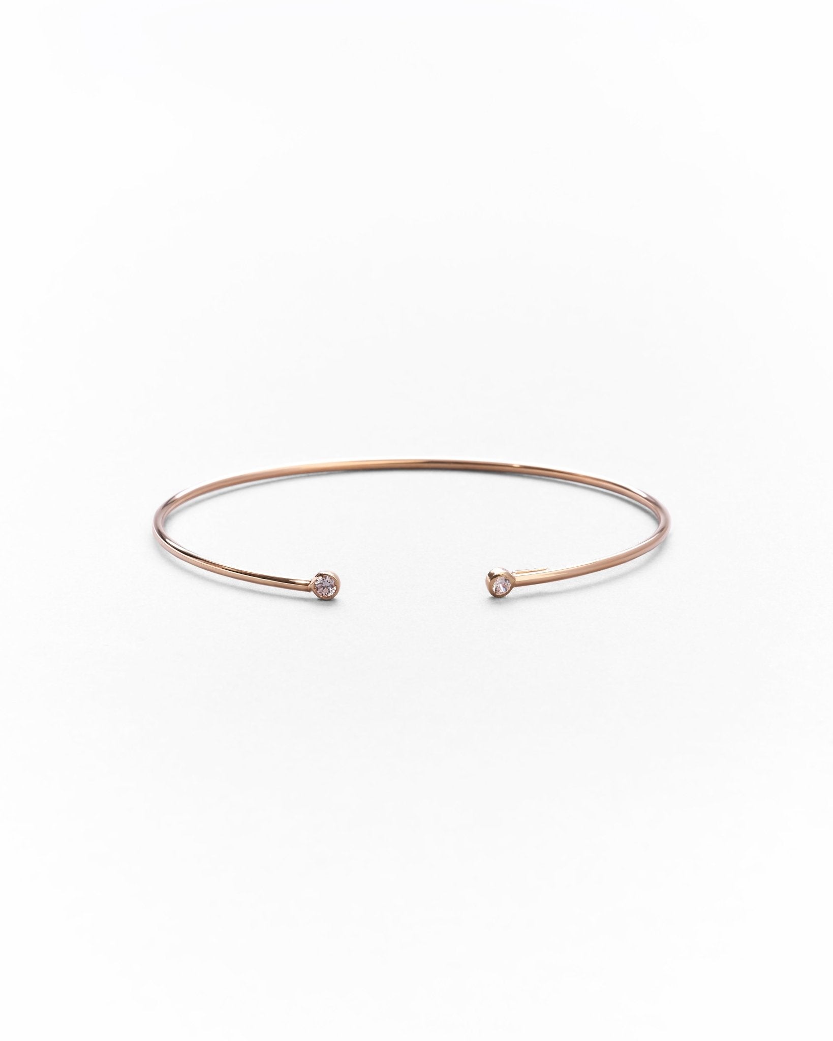Bracciale Schiava Sottile Aperto con Zirconi in Oro 14K - GIOIELLO ITALIANO
