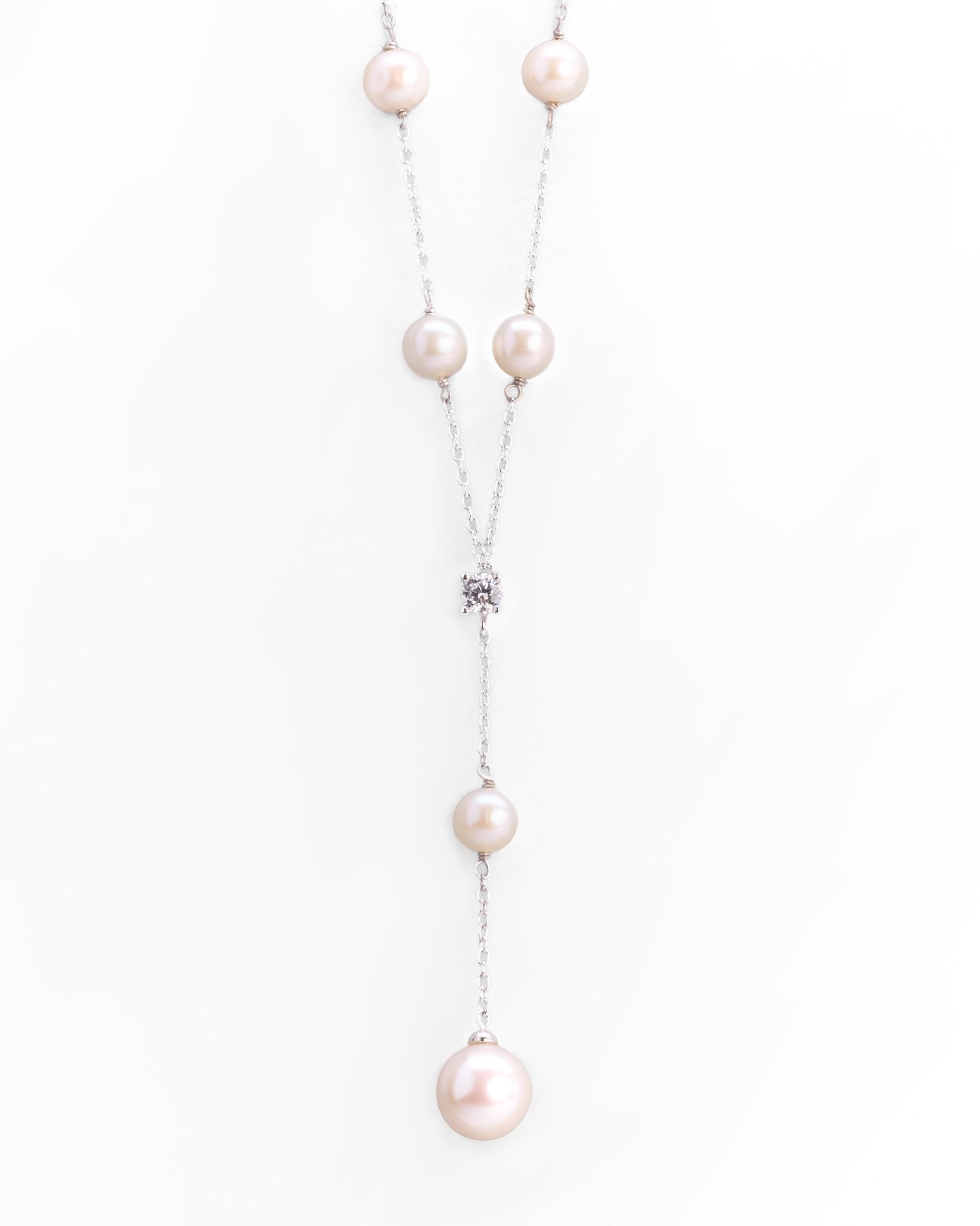 Collana di perle su abito sposa - Moda nozze - Forum Collana di perle su abito sposa - Moda nozze - Forum