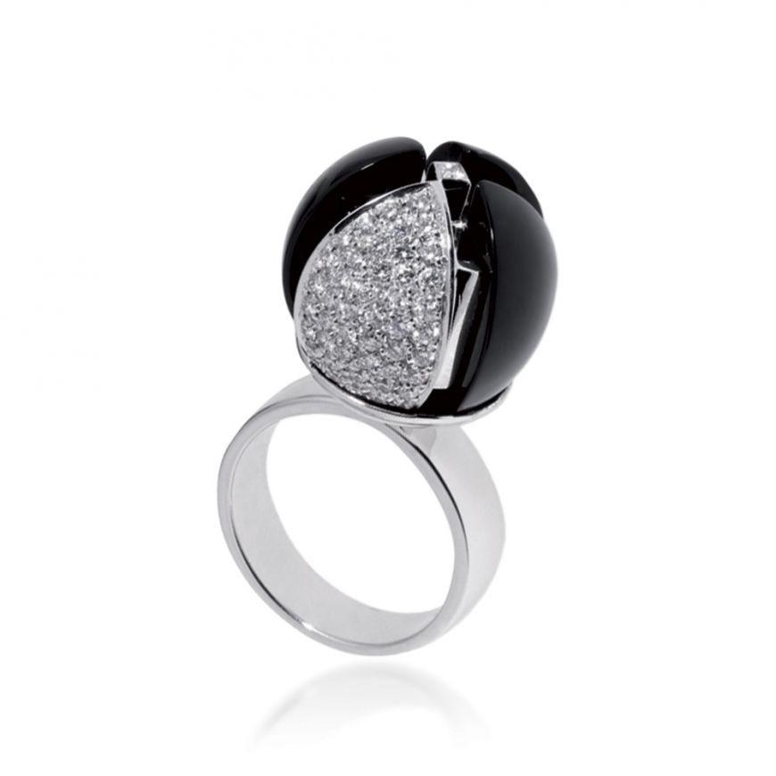 18kt white gold ring with onyx and diamonds | Gioiello Italiano